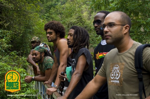 rootz-group-shot-outside